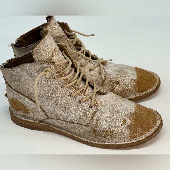 Boho Matisse “Scout” Distressed Leather Ankle Bootie Flat White Boot Sz 7 - Picture 3 of 10